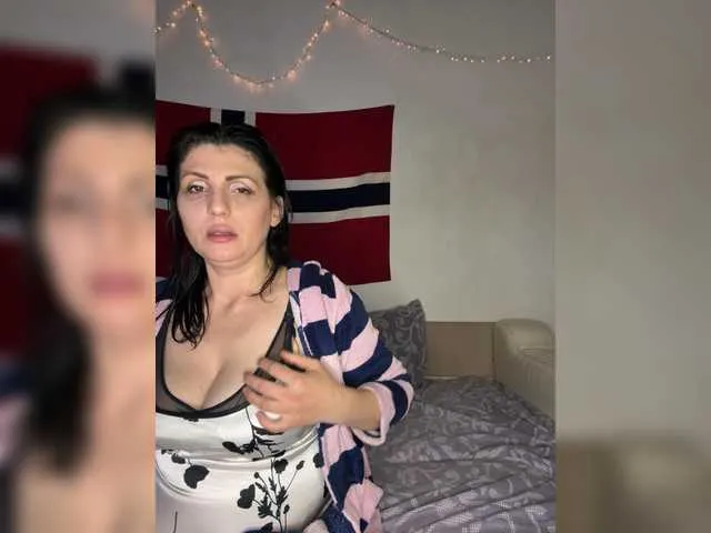 Live with TefyRodriguezz on FliCam Image 14