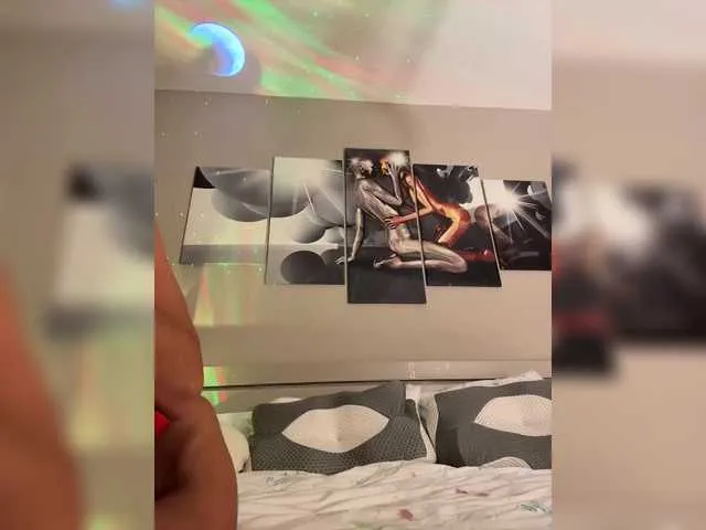 SandiSquirts – webcam model profile photo Image 11