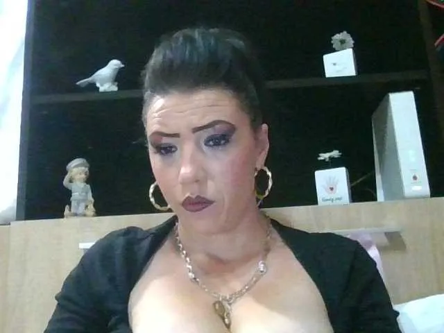 sweet_luana – webcam model profile photo Image 10