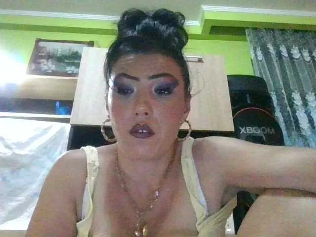 sweet_luana – webcam model profile photo Image 5