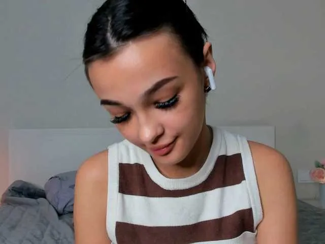 RosieFernandez – webcam model profile photo Image 11