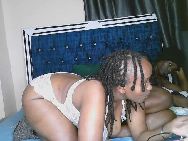 Nura_n_Sarah – webcam model profile photo Image 16