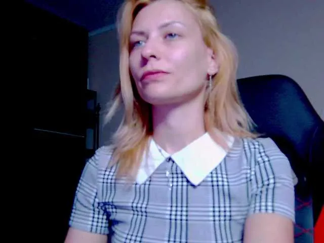 emma_glamm – webcam model profile photo Image 11