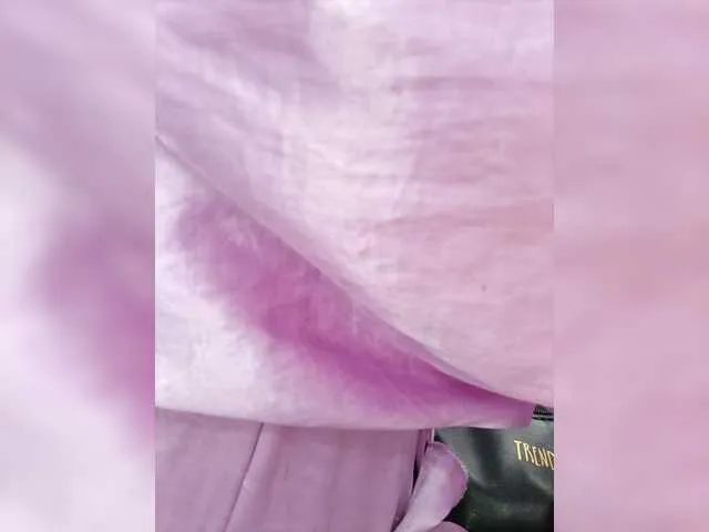 DoggyAsmina – webcam model profile photo Image 6