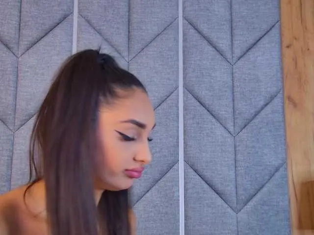 JadeRusell – webcam model profile photo Image 6