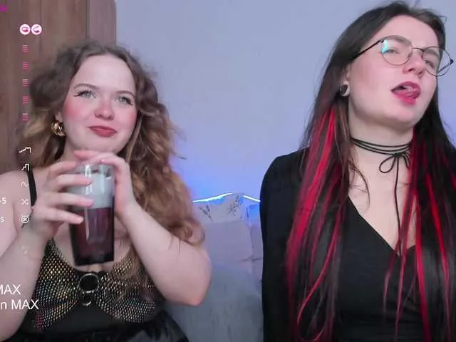 Kitty-and-Hannah – webcam model profile photo