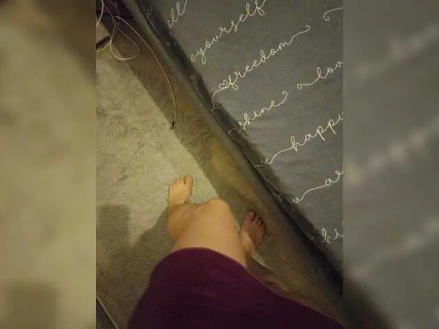 RoxanneMils – webcam model profile photo Image 15