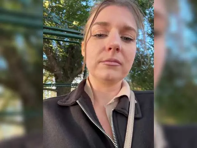 AbrilSilva – webcam model profile photo Image 10