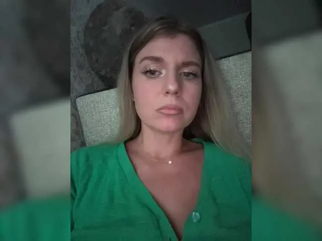 AbrilSilva – webcam model profile photo Image 12