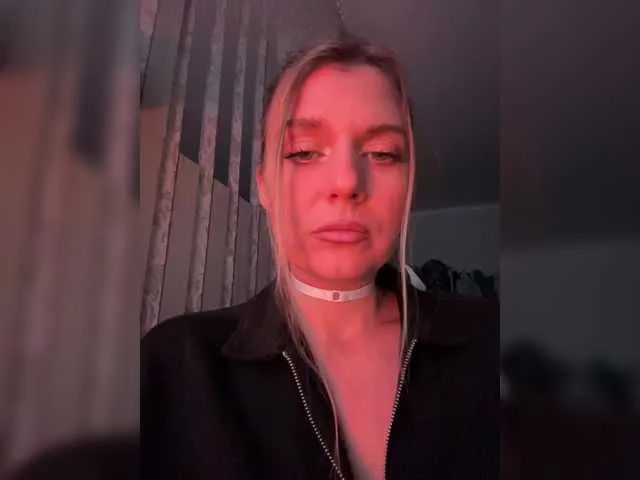 AbrilSilva – webcam model profile photo Image 15