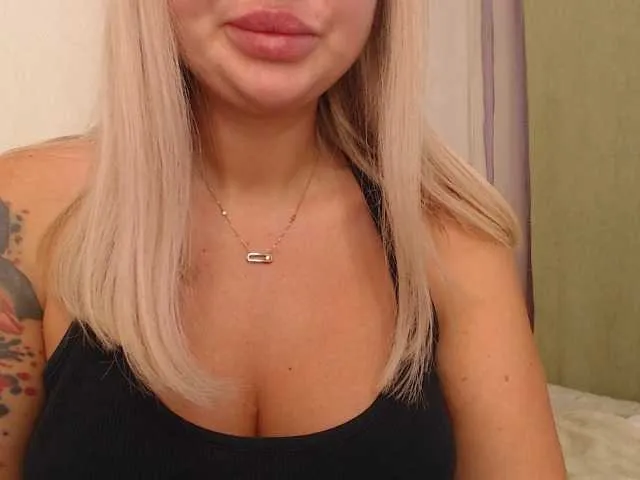 XStormy – webcam model profile photo Image 8