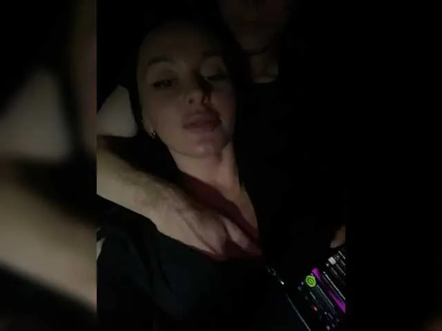 IsabellaEtthan – webcam model profile photo Image 13