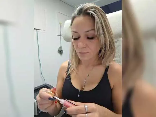 JadeRusell – webcam model profile photo Image 10