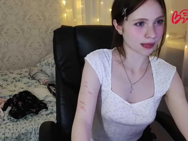 KymParker – webcam model profile photo Image 7