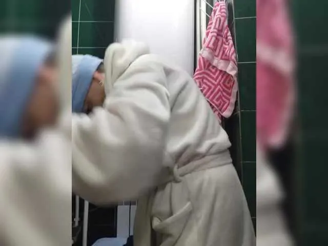 LennaVoss – webcam model profile photo Image 2