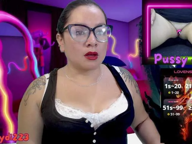 LalyCooper – webcam model profile photo Image 12