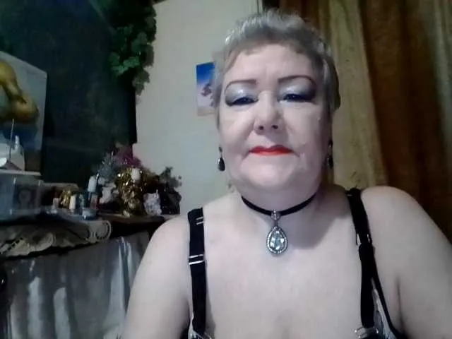 MiraLocks – webcam model profile photo Image 7
