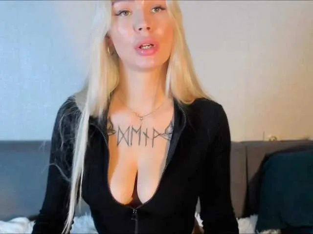 BQueen223 – webcam model profile photo Image 18