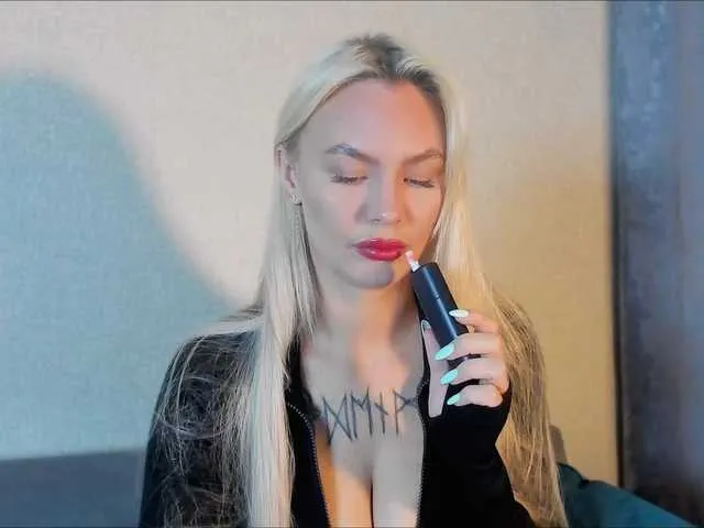 BQueen223 – webcam model profile photo Image 7