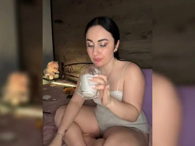 MillieRead – webcam model profile photo Image 8