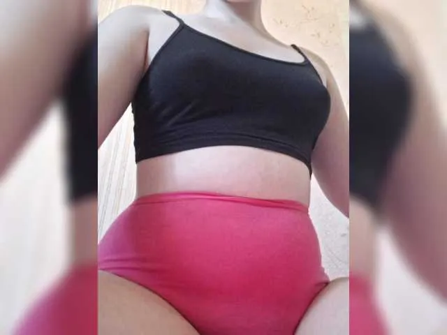 LouiseTswing – webcam model profile photo Image 7