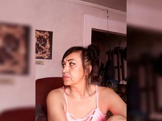 MiaRosel – webcam model profile photo Image 3