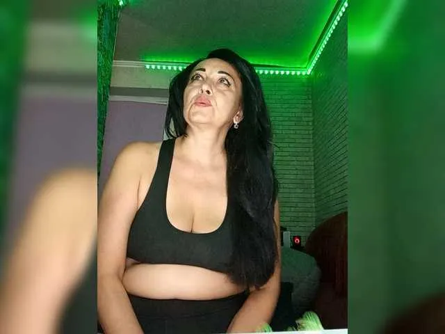 MiaRosel – webcam model profile photo Image 9