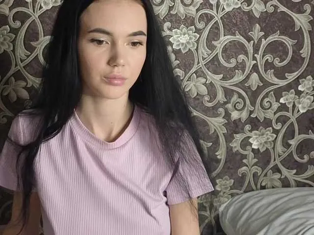 RoxanneMils – webcam model profile photo Image 19