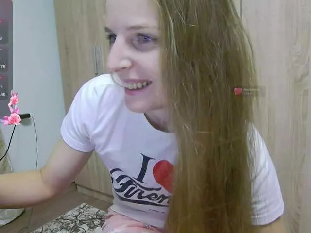 SandiSquirts – webcam model profile photo Image 14