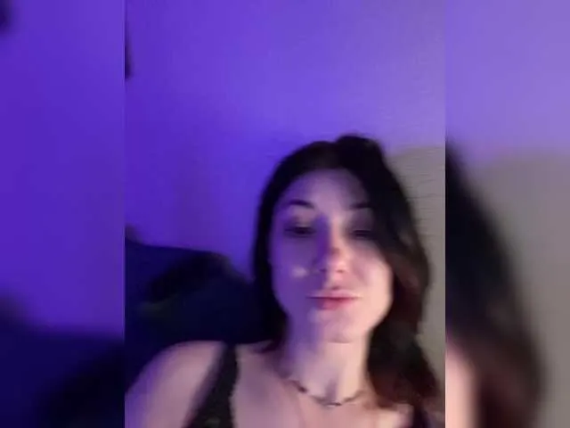 MadissonKim – webcam model profile photo Image 18