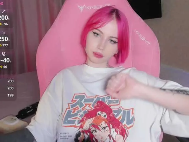 Curlyierr – webcam model profile photo Image 14