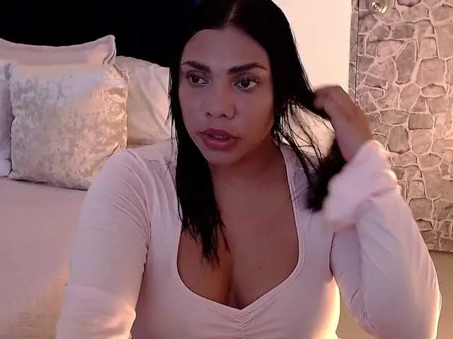 RACHELRUIZ – webcam model profile photo Image 15