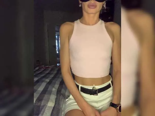 FitnessBunny – webcam model profile photo Image 13