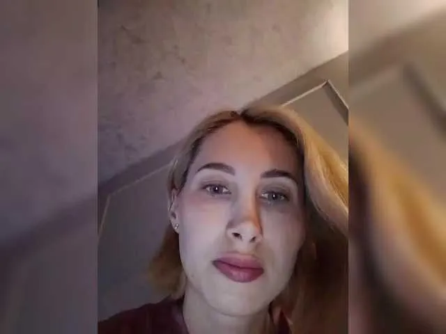 Live with Maria111 on FliCam