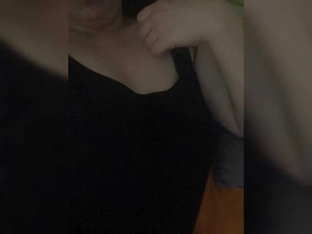 FitnessBunny – webcam model profile photo Image 3