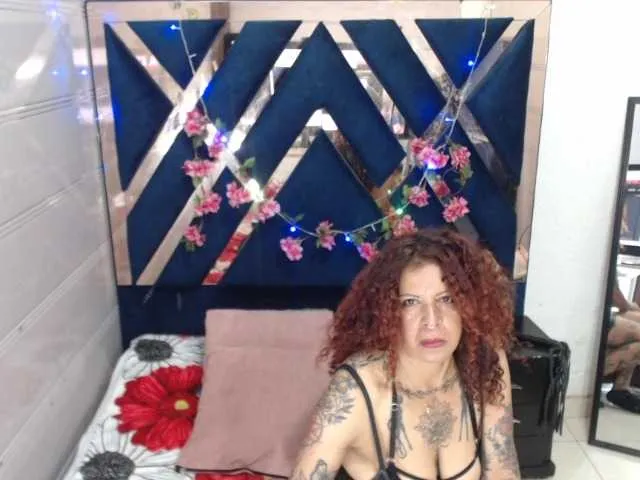 Evelyn_Evyyy – webcam model profile photo Image 2