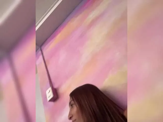 SandiSquirts – webcam model profile photo Image 8