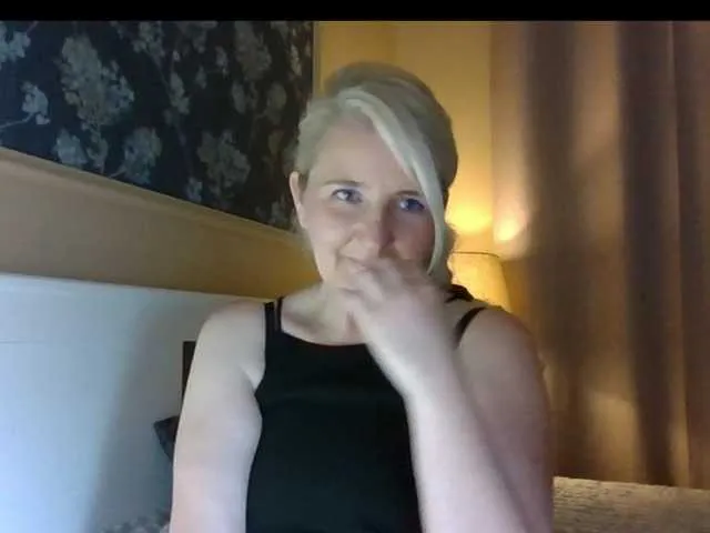 Live with RamonaWallace on FliCam Image 18