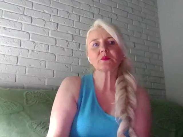 Live with RamonaWallace on FliCam Image 2