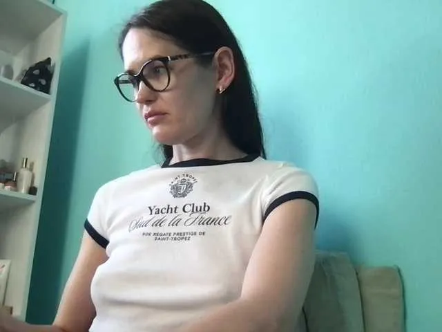 HanaSong – webcam model profile photo Image 2