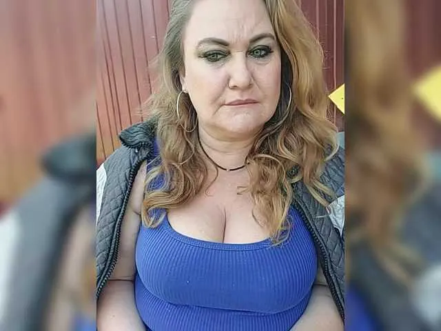 LissyLuxe – webcam model profile photo Image 12