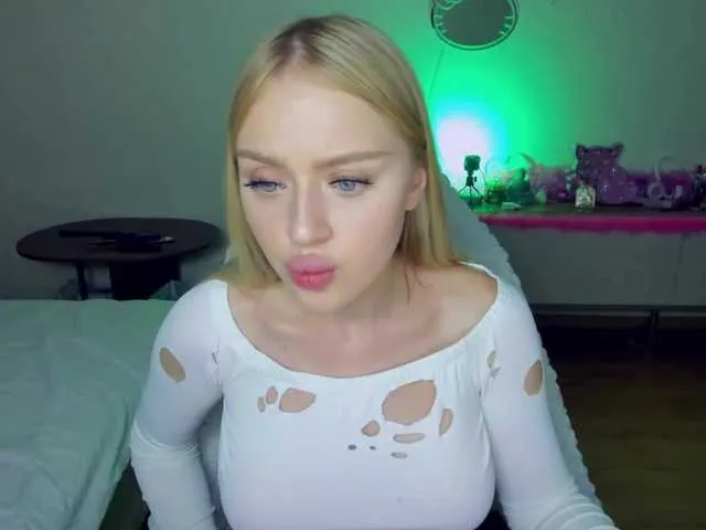 MindyKally Image 16