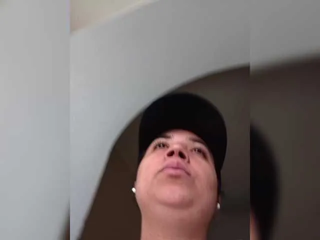 MiraDelynn – webcam model profile photo Image 10