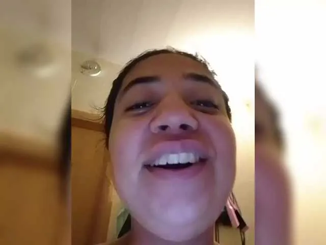 MiraDelynn – webcam model profile photo Image 17