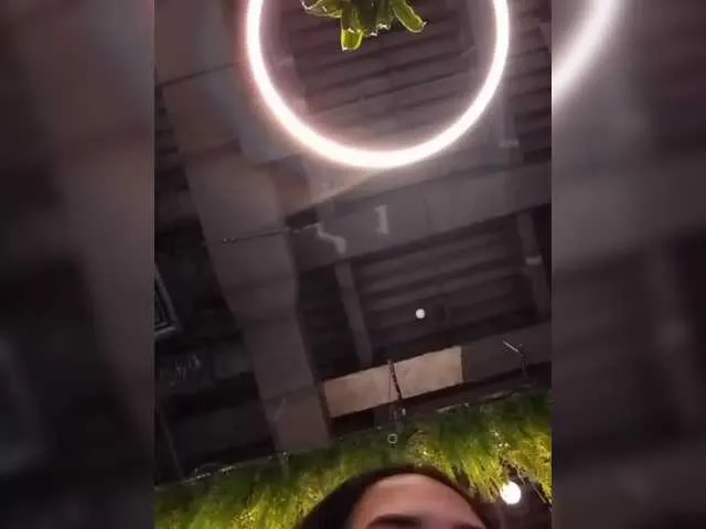 MiraDelynn – webcam model profile photo Image 4