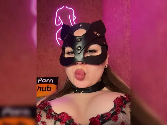 KiaraRouge – webcam model profile photo Image 3