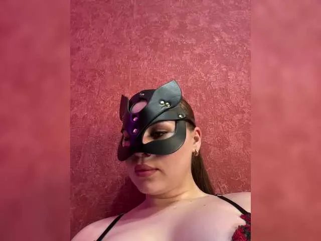 KiaraRouge – webcam model profile photo Image 5