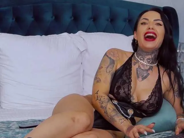 Live with AnthonelaRusso_ on FliCam Image 13