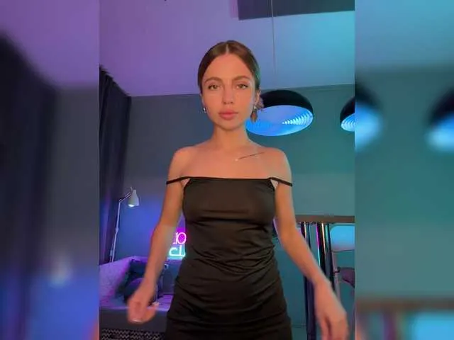 FitnessBunny – webcam model profile photo Image 14