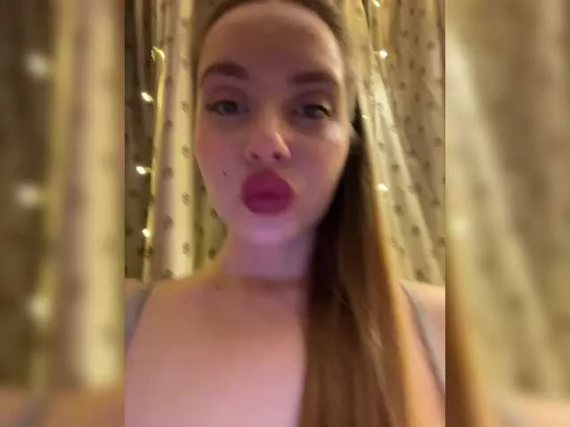 Live with EmaMillers on FliCam Image 16